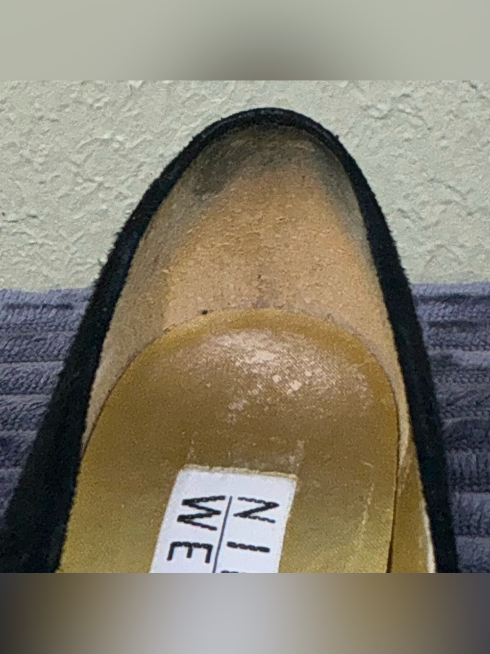 Vintage Nine West Black Suede Loafers Gold Embroidered Crest Shield Flats 7N - Picture 5 of 7
